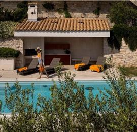 Luxury 4 Bedroom Villa with Infinity Pool, Sauna and Sea Views in Sveti Jakov, near Dubrovnik, Sleeps 8